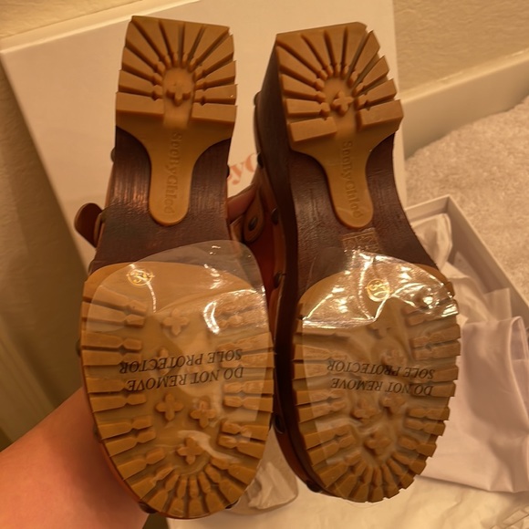 Brand New in Box See By Chloe Tan Calf Leather Wooden Clogs - Picture 5 of 6